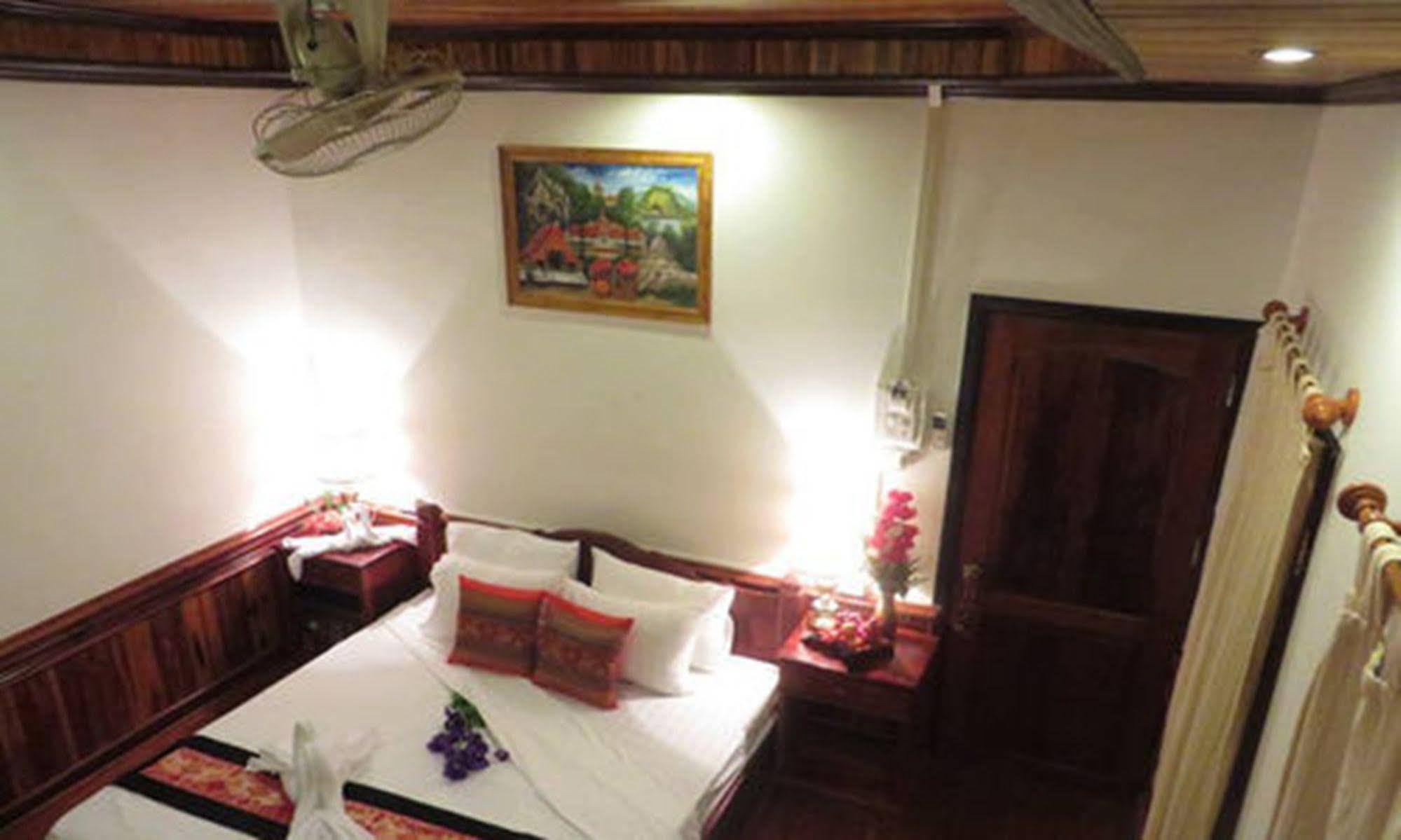 Luang Prabang Oudomlith Villa & Travel מראה חיצוני תמונה