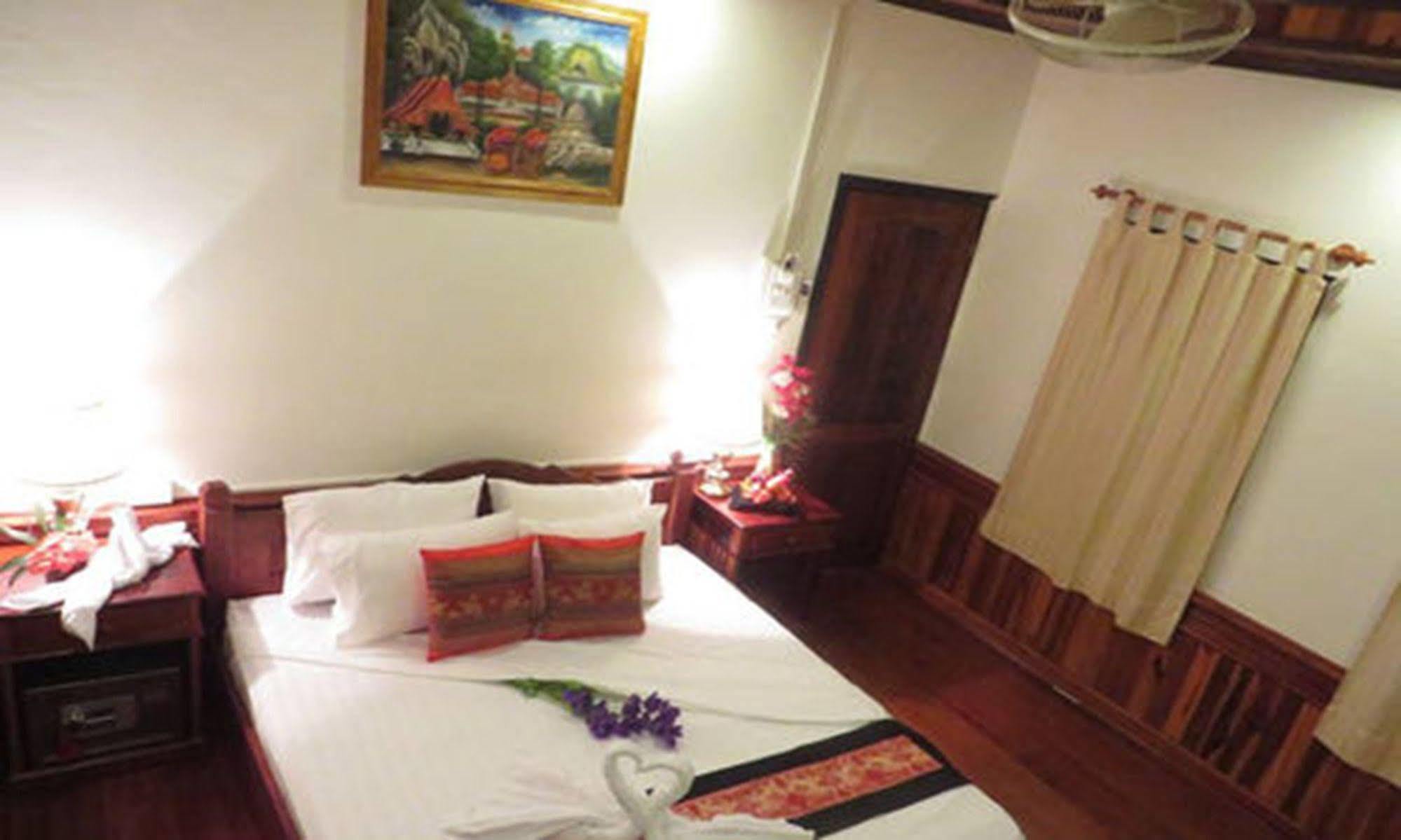 Luang Prabang Oudomlith Villa & Travel מראה חיצוני תמונה