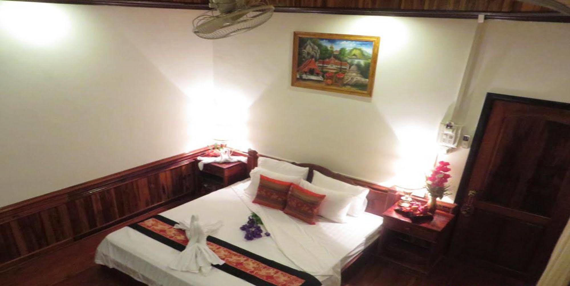 Luang Prabang Oudomlith Villa & Travel מראה חיצוני תמונה